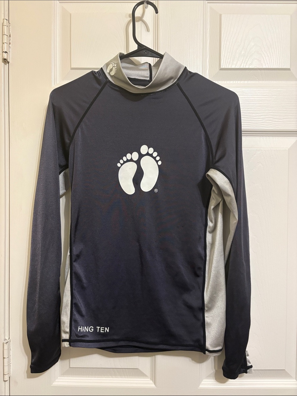 Hang Ten Black and Gray Long-Sleeve Rash‎ Guard Boys L